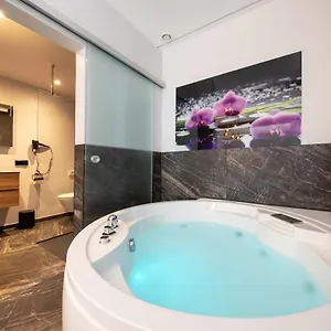 https://hotel-scheepers-valkenburg.valkenburgaandegeul-hotels.com